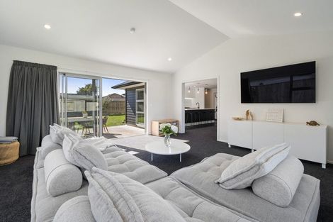 Photo of property in 6 Waimarama Court, Roslyn, Palmerston North, 4414