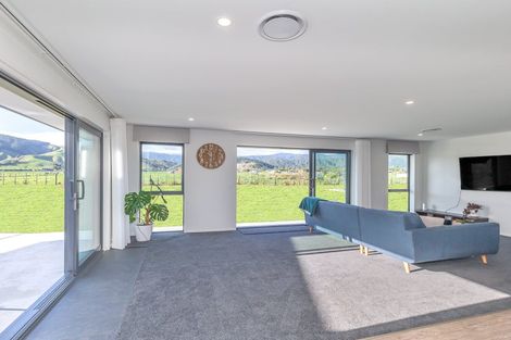 Photo of property in 28 Oriwa Lane, Levin, 5571