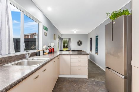 Photo of property in 2 Coventry Close, Ascot Park, Porirua, 5024