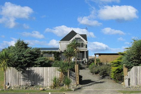 Photo of property in 14 Trig Hill Terrace, Waikanae Beach, Waikanae, 5036