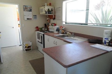 Photo of property in 6a Jillian Drive, Ranui, Auckland, 0612