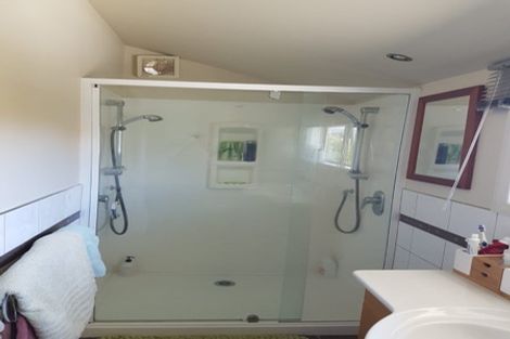 Photo of property in 77 Seaview Road, Paremata, Porirua, 5024