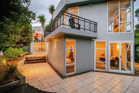Photo of property in 18 London Road, Korokoro, Lower Hutt, 5012