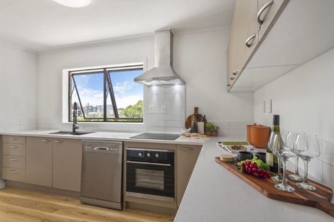 Photo of property in 254a East Coast Road, Forrest Hill, Auckland, 0620