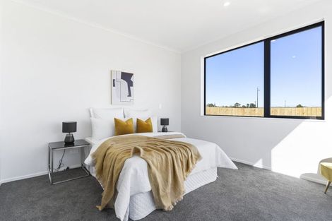 Photo of property in 21 Korowhiti Road, Clarks Beach, 2122