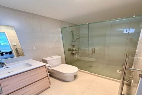 Photo of property in 9 Korowha Place, New Lynn, Auckland, 0600