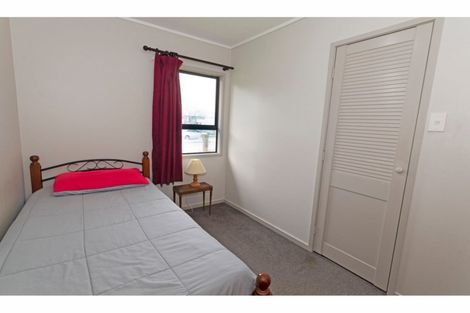 Photo of property in 2/1 Silverstone Place, Henderson, Auckland, 0612