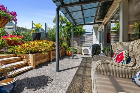 Photo of property in 7/18 Parr Terrace, Castor Bay, Auckland, 0620