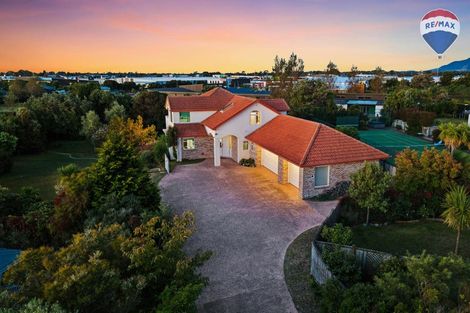 Photo of property in 15 Compass Court, Paraparaumu, 5032