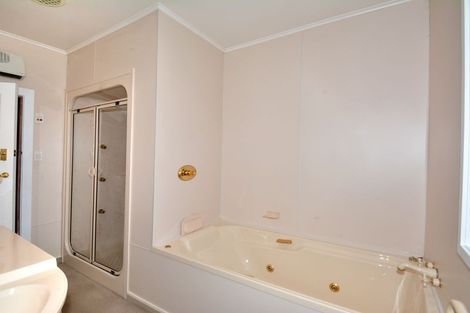 Photo of property in 217 Bay View Road, Saint Clair, Dunedin, 9012