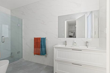 Photo of property in 138 Arran Point Parade, Orewa, 0931