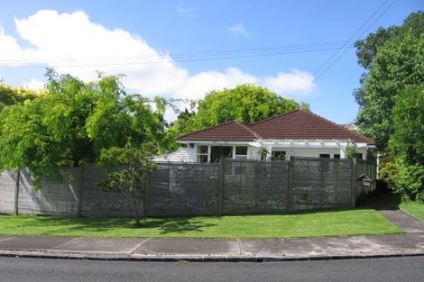Photo of property in 12 Korau Road, Greenlane, Auckland, 1051