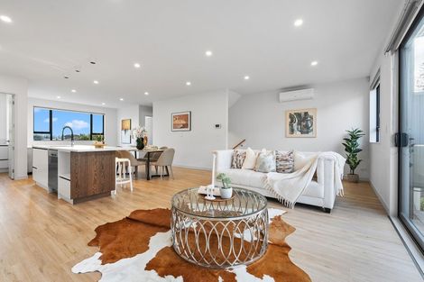 Photo of property in 4b Fowler Street, Northcote, Auckland, 0627