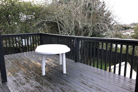 Photo of property in 3/92 Awaroa Road, Sunnyvale, Auckland, 0612