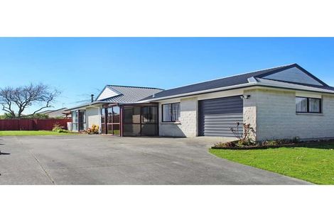 Photo of property in 37 Peppertree Glade, Kelvin Grove, Palmerston North, 4414