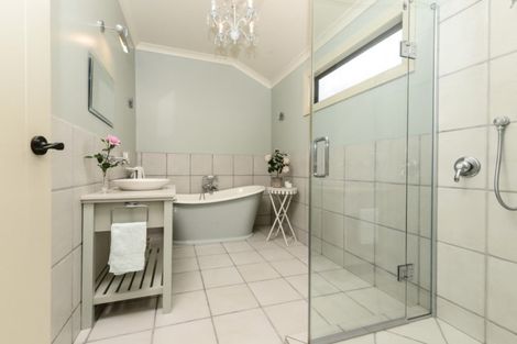 Photo of property in 35 The Esplanade, Huntington, Hamilton, 3210