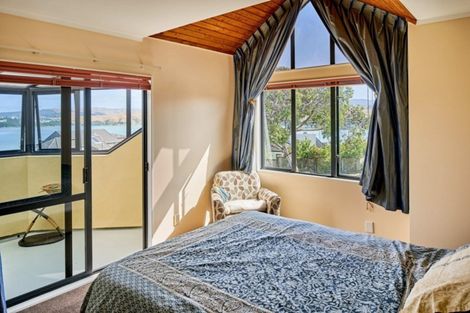 Photo of property in 22 The Crowsnest, Whitby, Porirua, 5024