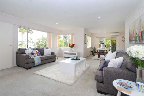 Photo of property in 89 Lakeside Drive, Orewa, 0931
