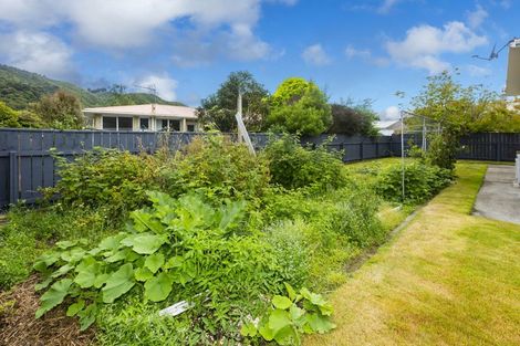 Photo of property in 15 Haylock Grove, Totara Park, Upper Hutt, 5018