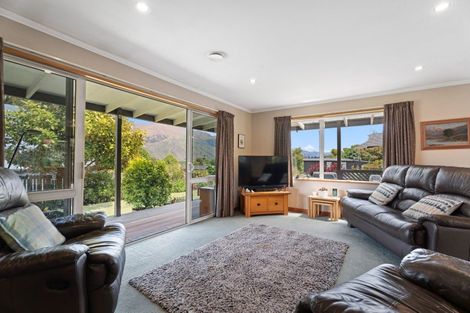 Photo of property in 1 Totara Terrace, Wanaka, 9305