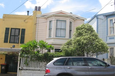 Photo of property in 29 Queen Street, Mount Victoria, Wellington, 6011