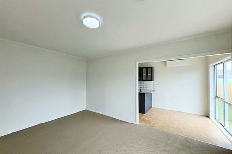 Photo of property in 81a Gloucester Road, Manurewa, Auckland, 2102