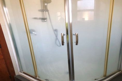 Photo of property in 3 Trinidad Road, Sunnynook, Auckland, 0620