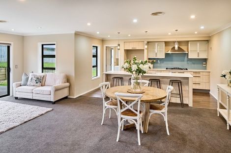 Photo of property in 96 Endeavour Drive, Whitby, Porirua, 5024