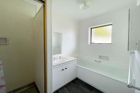 Photo of property in 18b Challen Close, Conifer Grove, Takanini, 2112