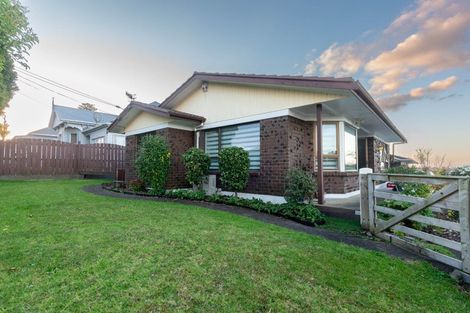 Photo of property in 1/133 Mokoia Road, Birkenhead, Auckland, 0626