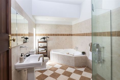 Photo of property in 121 Weston Road, St Albans, Christchurch, 8052