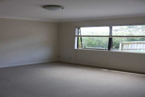 Photo of property in 26 Canary Place, Unsworth Heights, Auckland, 0632