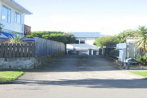 Photo of property in 9 Brian Place, Titahi Bay, Porirua, 5022