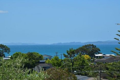 Photo of property in 23b Holiday Road, Stanmore Bay, Whangaparaoa, 0932
