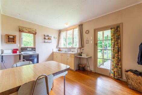 Photo of property in 58 Timaru Road, Waimate, 7924