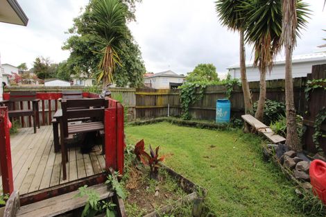 Photo of property in 2/16 Silver Creek Road, Weymouth, Auckland, 2103