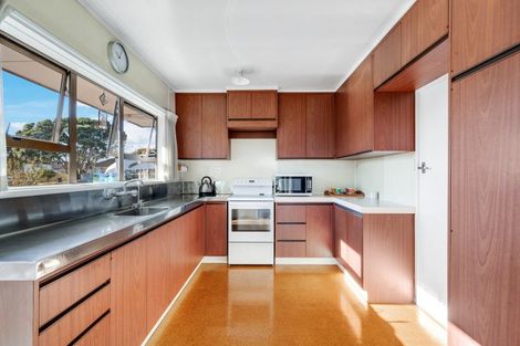 Photo of property in 41 Bradbury Road, Botany Downs, Auckland, 2010