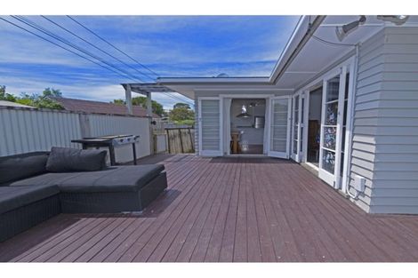 Photo of property in 14 Birdwood Road, Swanson, Auckland, 0612