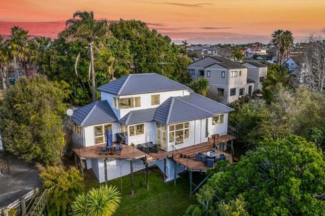 Photo of property in 34 Vermeer Place, West Harbour, Auckland, 0618