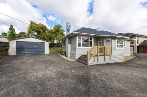 Photo of property in 17 Alma Street, Te Atatu South, Auckland, 0610