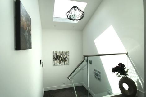 Photo of property in 2/92 Churchill Road, Murrays Bay, Auckland, 0630