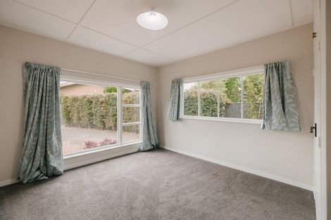Photo of property in 12 Lifford Place, Awapuni, Palmerston North, 4412