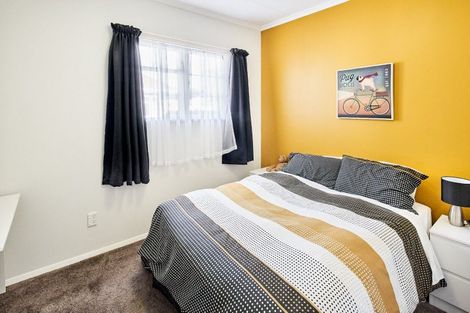 Photo of property in 36 Heretaunga Square, Silverstream, Upper Hutt, 5019