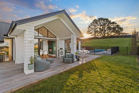 Photo of property in 72 Vaughans Road, Long Bay, Albany, 0792