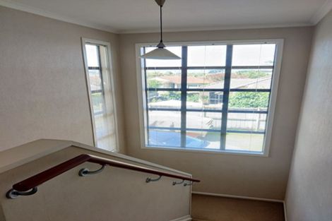 Photo of property in 6 Hampervale Place, Flat Bush, Auckland, 2016