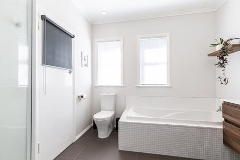 Photo of property in 51 Jackson Street, Island Bay, Wellington, 6023