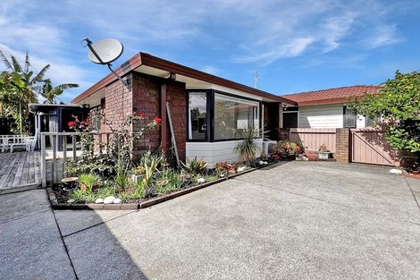 Photo of property in 1/17 Milford Road, Milford, Auckland, 0620
