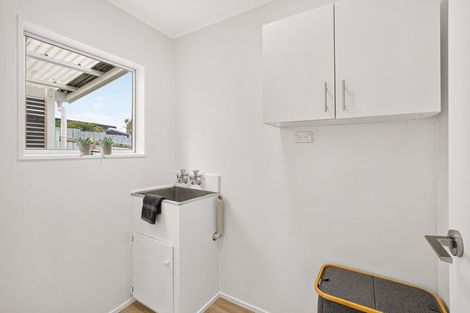 Photo of property in 15 Oleander Place, Bell Block, New Plymouth, 4312