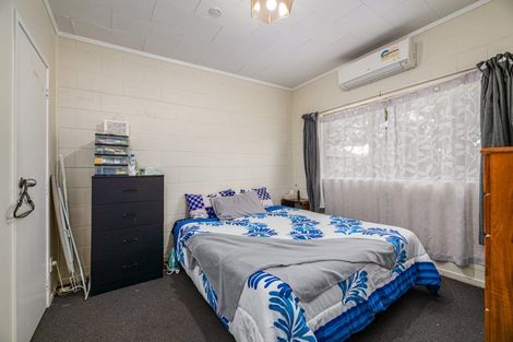 Photo of property in 4/92 Titirangi Road, New Lynn, Auckland, 0600