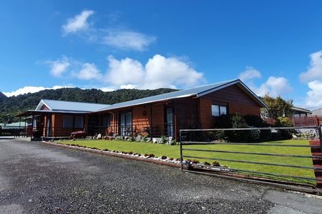 Photo of property in 107 Bright Street, Cobden, Greymouth, 7802